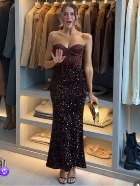 TREND ZARA NWT viral skirt 2025 collection size L 
🚨FIRM PRICE NO DISCOUNT